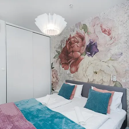 Premium In Novum City Center Near The Train Station By Sun & Snow Krakow Exterior photo