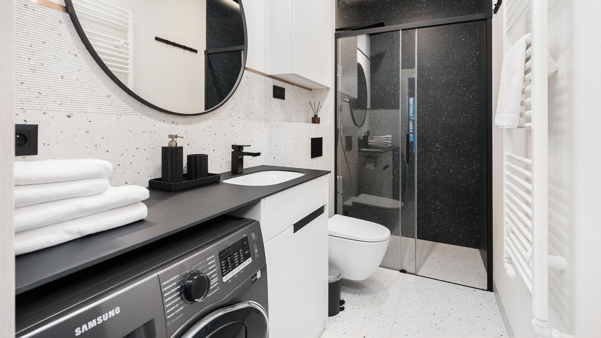 Premium In Novum Center Near The Train Station By Sun & Snow Apartment *