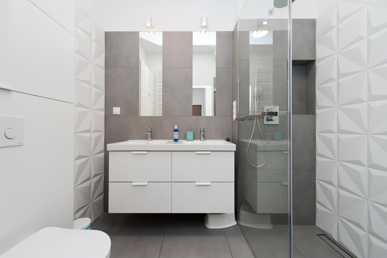Premium In Novum Center Near The Train Station By Sun & Snow Апартаменти Краків